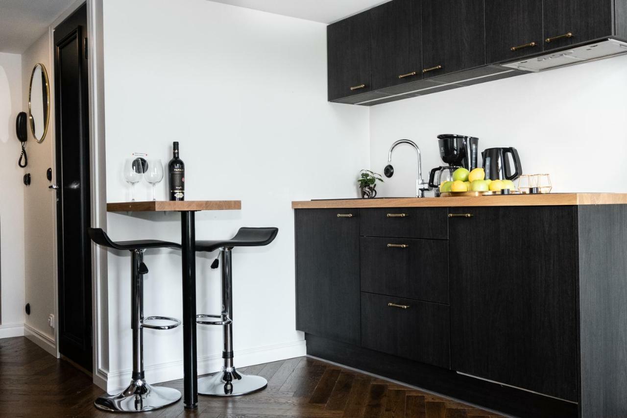 Thomas' Home - Trendy, Central & Balcony Tallinn Luaran gambar