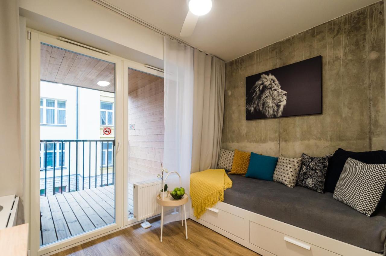 Thomas' Home - Trendy, Central & Balcony Tallinn Luaran gambar